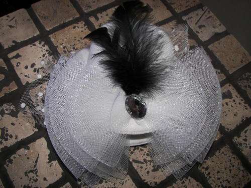 VINTAGE STYLE WHITE LARGE WEDDING BRIDAL HAIR FASCINATOR