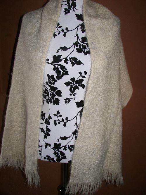 VINTAGE HANDWOVEN VERY WIDE CREAM MOHAIR SHAWL/SCARF
