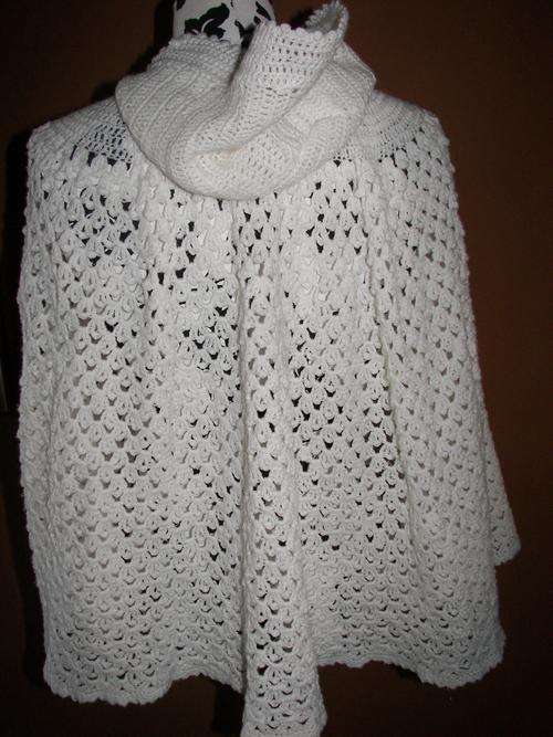 VINTAGE HANDMADE WHITE CROCHET CAPE JACKET