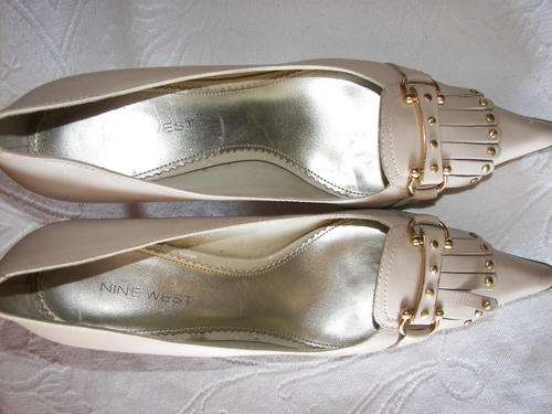 VINTAGE NINE WEST GENUINE LEATHER POINTY CREME BEIGE SHOES SIZE 7