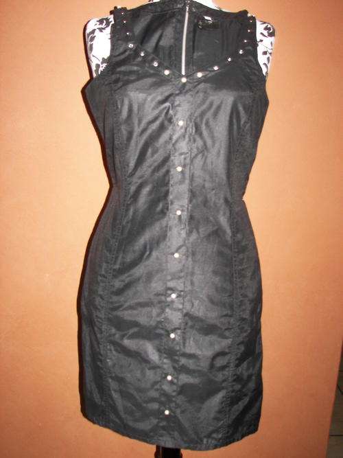 VINTAGE DESIGNER BLACK SHINY RAMIE PEARL AND DIAMANTE DRESS SIZE 32