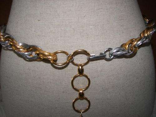 VINTAGE TWIRLED GOLD AND SILVER METAL LINK BELT CHAIN SIZE SMALL