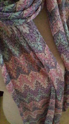 AS NEW VERY FINELY KNITTED PASTEL WOVEN SCARF(NEVER WORN)