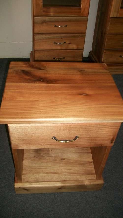 Pedestal in blackwood