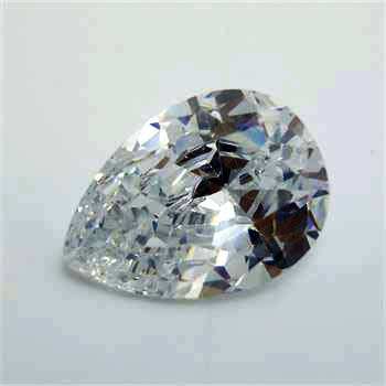 (8.450 ct) SNOW WHITE, SPARKLING PEAR, ZIRCON