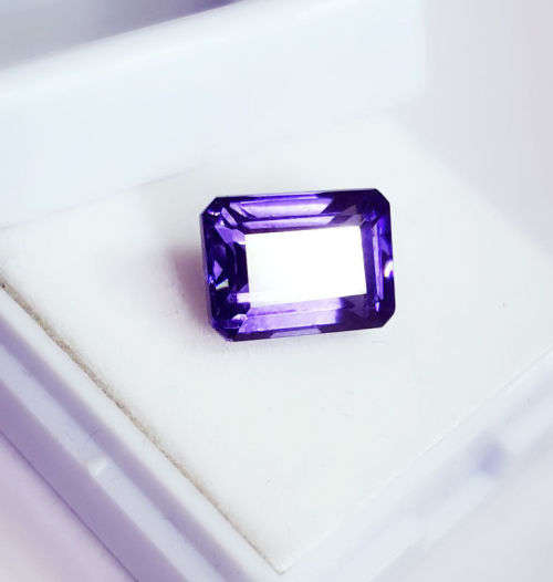 5.42ct Natural GGL Certified Tanzanite - Emerald cut - Blue