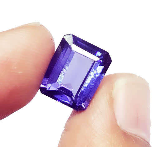 EXCELLENT PIECE,(5.67 CT) NATURAL EMERALD CUT,BLUE TANZANITE