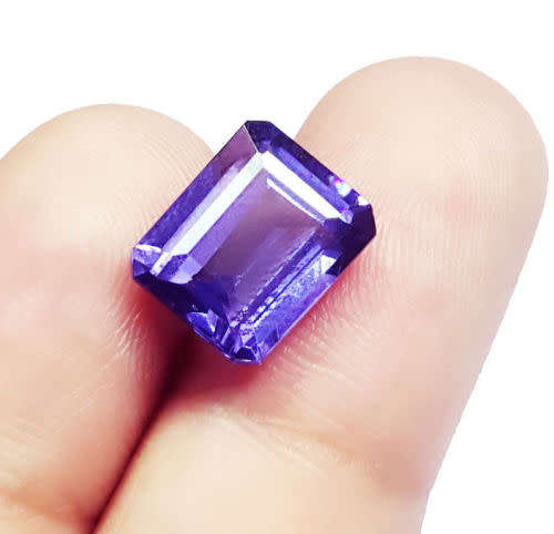 EXCELLENT PIECE,(5.67 CT) NATURAL EMERALD CUT,BLUE TANZANITE