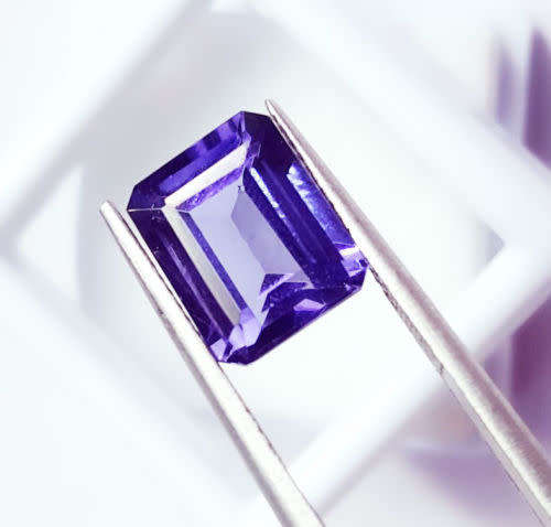 EXCELLENT PIECE,(5.67 CT) NATURAL EMERALD CUT,BLUE TANZANITE