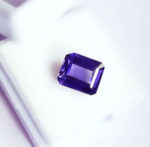 EXCELLENT PIECE, (4.370 CT) NATURAL CERTIFIED,EMERALD CUT,HEAT TREATED,BLUE TANZANITE