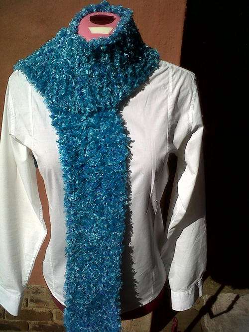 Lovely hand-knitten scarves - Pick your style and colour !!!