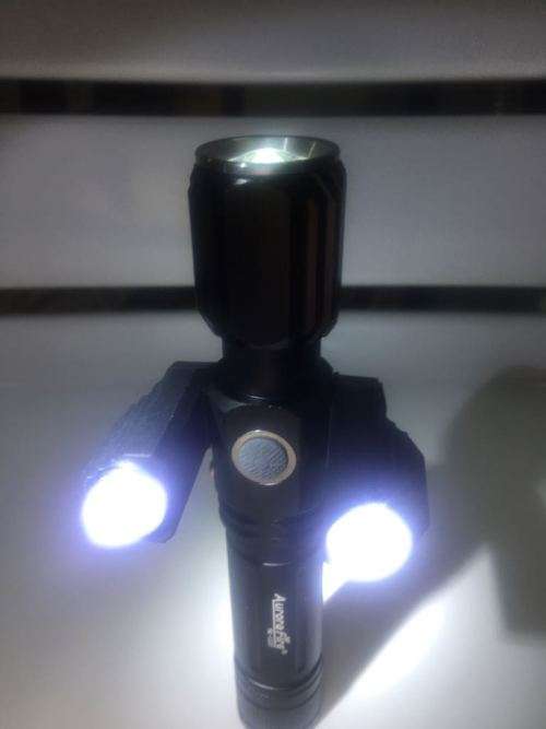 ELECTRIC FAST CHARGING FLASHLIGHT