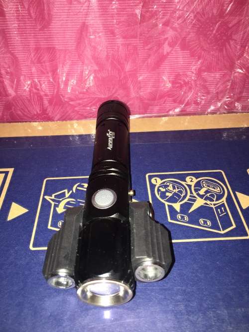 ELECTRIC FAST CHARGING FLASHLIGHT