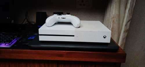 Xbox one S 500Gb