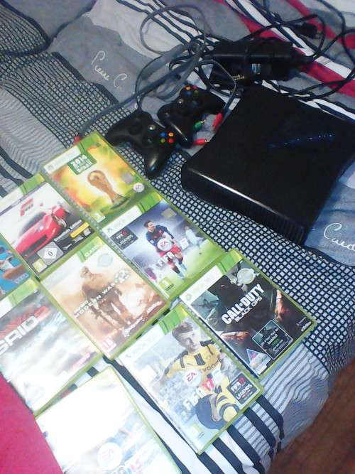XBOX 360 SLIM CONSOLE PACKAGE