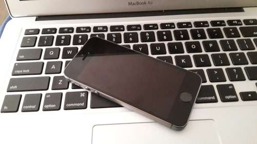 iPhone 5s network locked - read description