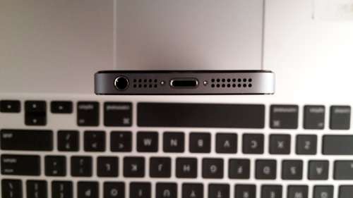 iPhone 5s network locked - read description