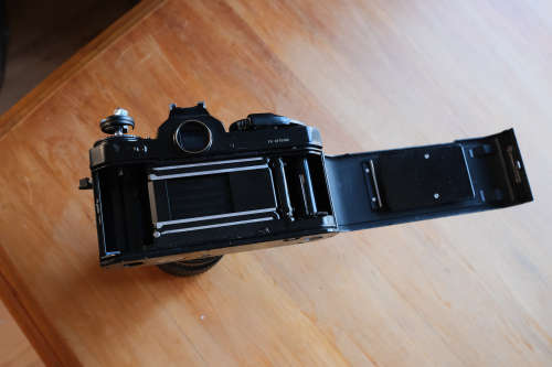 Nikon FE with Tokina 35-105mm f3.5-4.3 lens - Nikon shutter stuck