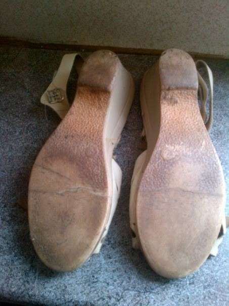 3 PAIRS OF LADIES SHOES SIZE 5 AND SIZE 7 & HALF BUT LOOK LIKE SIZE 5