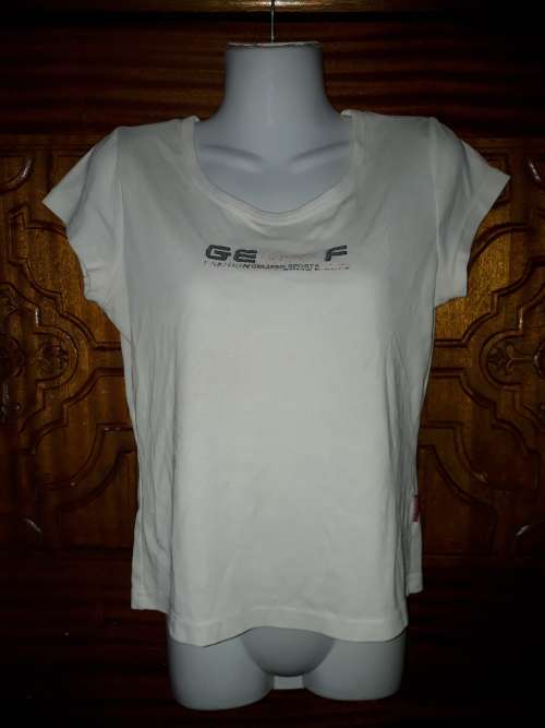 SPECIAL!! LADIES WHITE TOP - GELIFEN - M - MAY HAVE A FEW MARKS ON IT