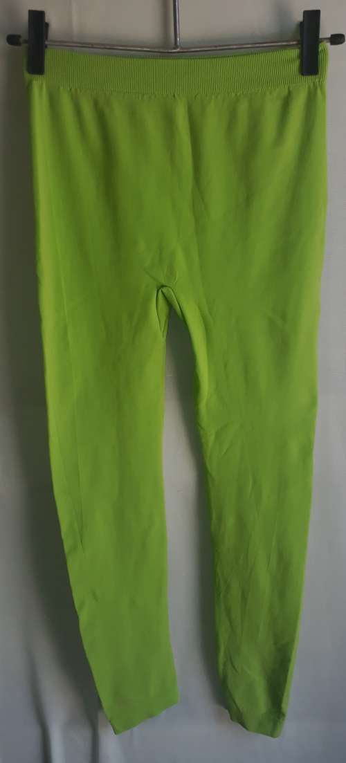 LADIES GREEN TIGHTS - NO NAME OR SIZE LOOKS S TO M SIZE