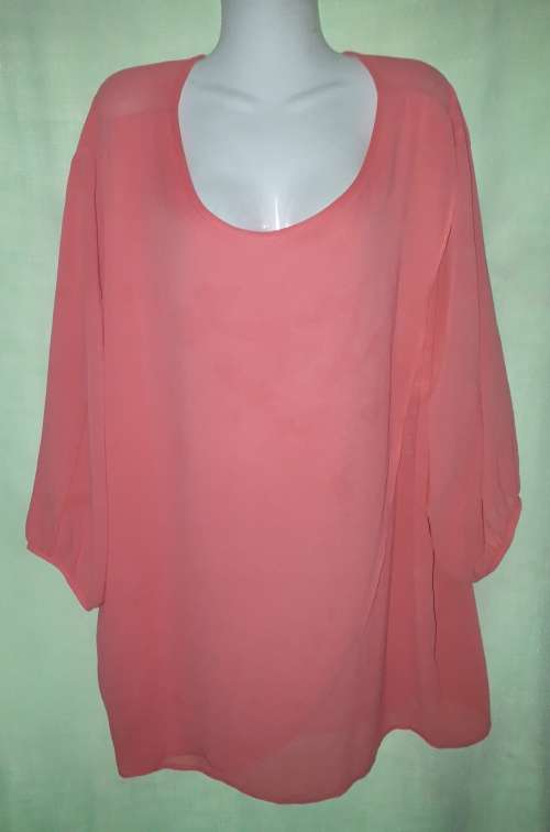 LADIES PEACH TOP - MAKE: RENE TAYLOR  - SIZE: 26/50