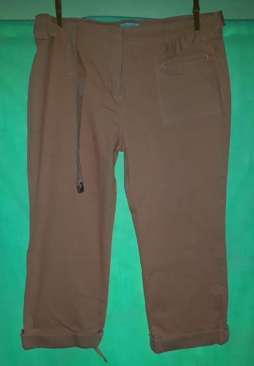 LADIES PEACH JEANS - MAKE: QUEENSPARK - SIZE: 16