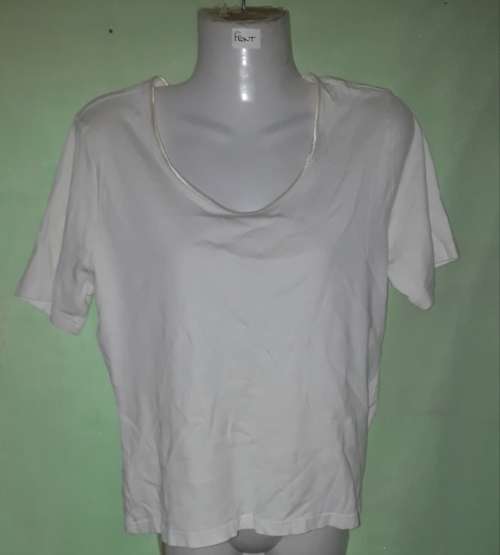 LADIES WHITE T-SHIRT - MAKE: WOOLWORTHS - SIZE: L