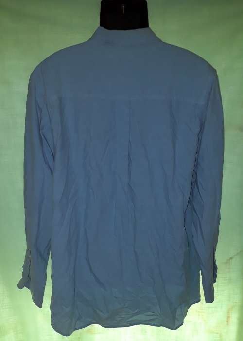 MENS BLUE SHIRT - MAKE: OAKRIDGE CHINOS - SIZE: L