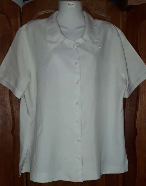 CHRISTMAS SPECIAL!!! LADIES: WHITE TOP - MAKE: NO MAKE - SIZE: NO SIZE