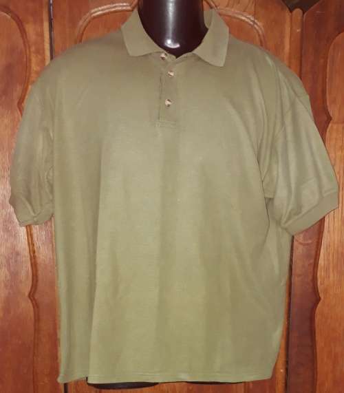 MENS: OLIVE GREEN T-SHIRT - MAKE: QS - SIZE: L