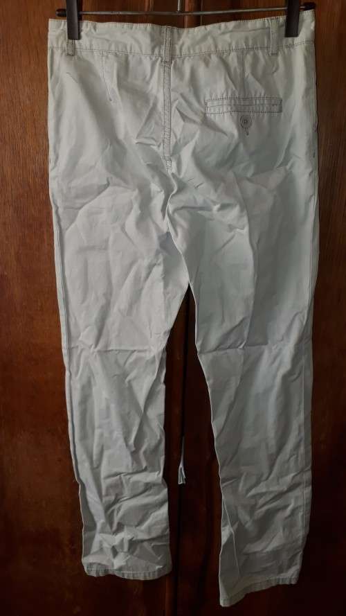 GIRLS: GREY PANTS - MAKE: MRP - SIZE: 13-14 YEARS