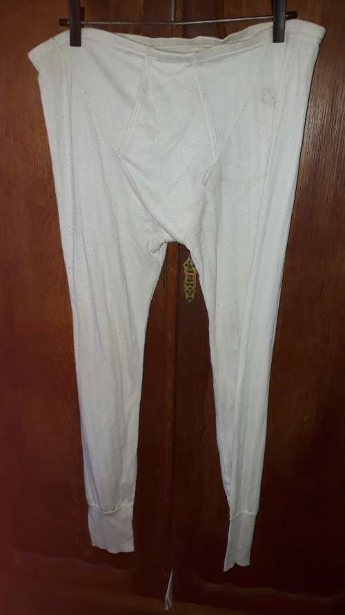 MENS: WHITE LONG JOHNS - MAKE: NO MAKE - SIZE: LOOKS L TO XXL