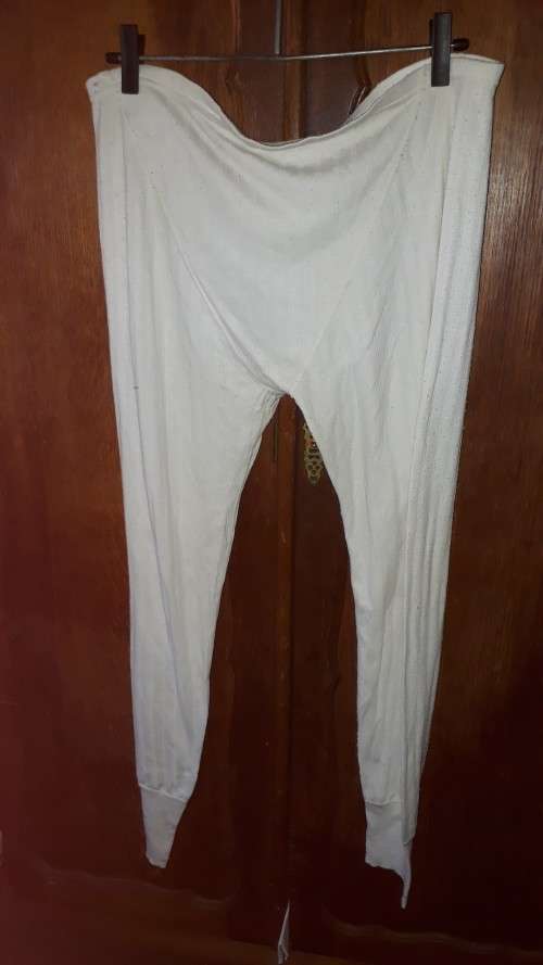 MENS: WHITE LONG JOHNS - MAKE: NO MAKE - SIZE: LOOKS L TO XXL