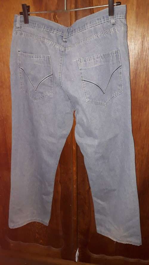 MENS OR LADIES: BLUE JEANS - MAKE: NETWORK - SIZE: 34/87CM