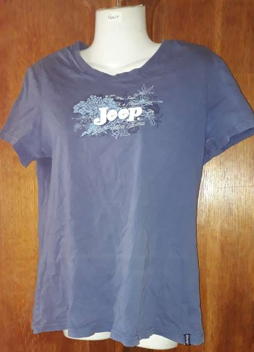 LADIES: BLUE T-SHIRT - MAKE: JEEP  - SIZE: M