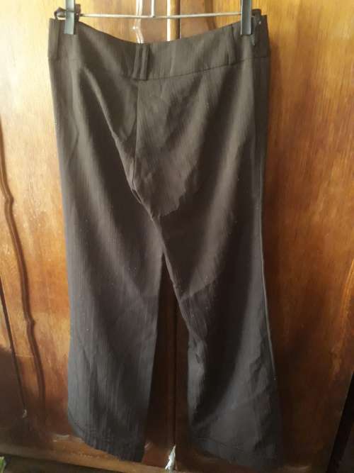 LADIES: BRWON LONG PANTS - MAKE: KELSO - SIZE: 8