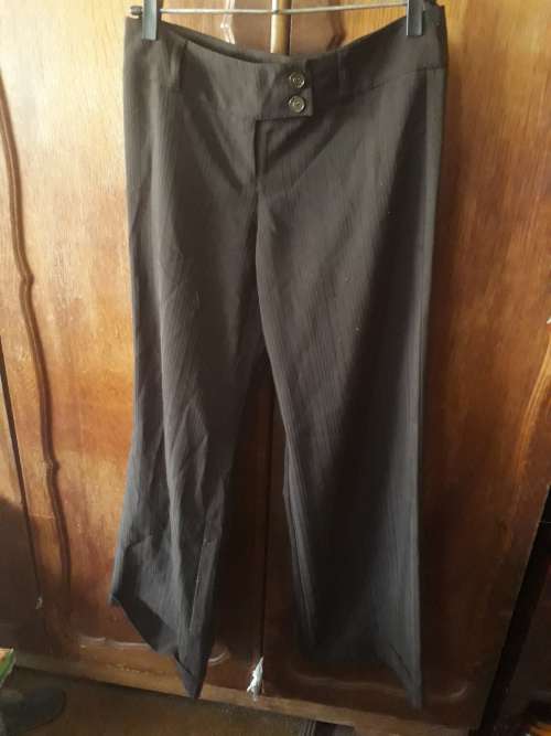 LADIES: BRWON LONG PANTS - MAKE: KELSO - SIZE: 8
