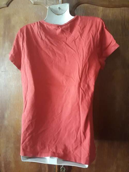LADIES: RED & WHITE T-SHIRT - MAKE: WOOLWORTHS - SIZE: M