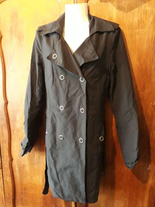 CHRISTMAS SPECIAL!! LADIES: SHORT BLACK COAT - MAKE: ESPIRIT COLLECTION - SIZE: UK 10 / US 8