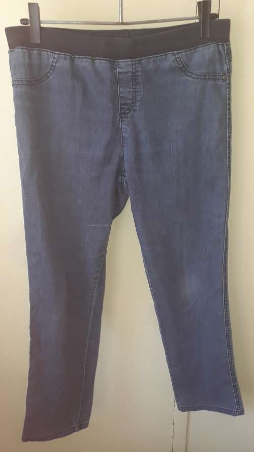 LADIES: BLUE JEANS - MAKE: WOOLWORTHS - SIZE: 12/36