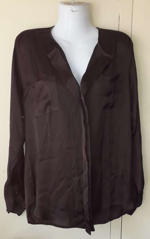 LADIES: DARK BROWN BLOUSE - MAKE: LTD WOMAN - SIZE: 34