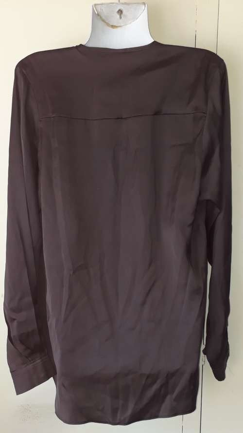 LADIES: DARK BROWN BLOUSE - MAKE: LTD WOMAN - SIZE: 34