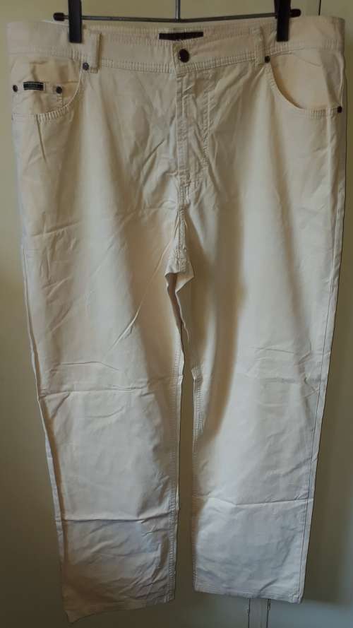 MENS: LIGHT YELLOW PANTS  - MAKE: BRAX FEEL GOOD CARLOS - SIZE: 40/36