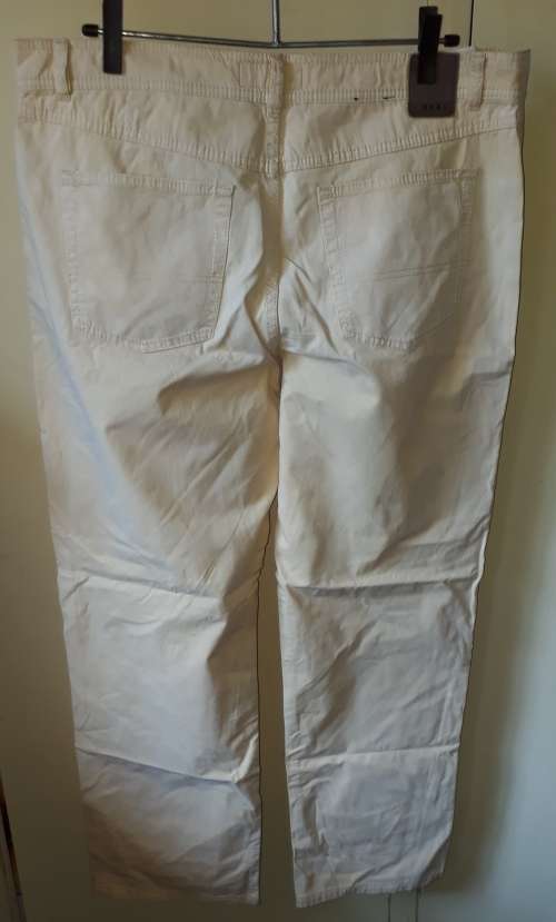 MENS: LIGHT YELLOW PANTS  - MAKE: BRAX FEEL GOOD CARLOS - SIZE: 40/36