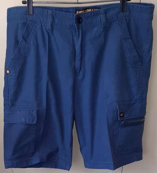 MENS: BLUE SHORTS - MAKE: CAT - SIZE: 38