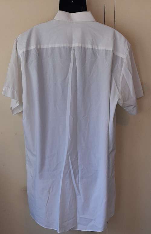 MENS: WHITE SHIRT - MAKE: RGS - SIZE: 47