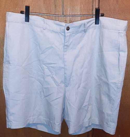 MENS - LIGHT BEIGE SHORTS - MAKE - HAGGER - SIZE - 44