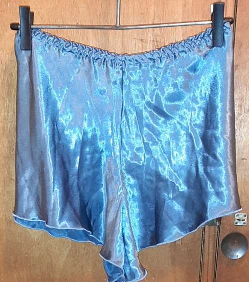 LADIES - SILVER EVENING SHORTS - MAKE - NO MAKE - SIZE - NO SIZE