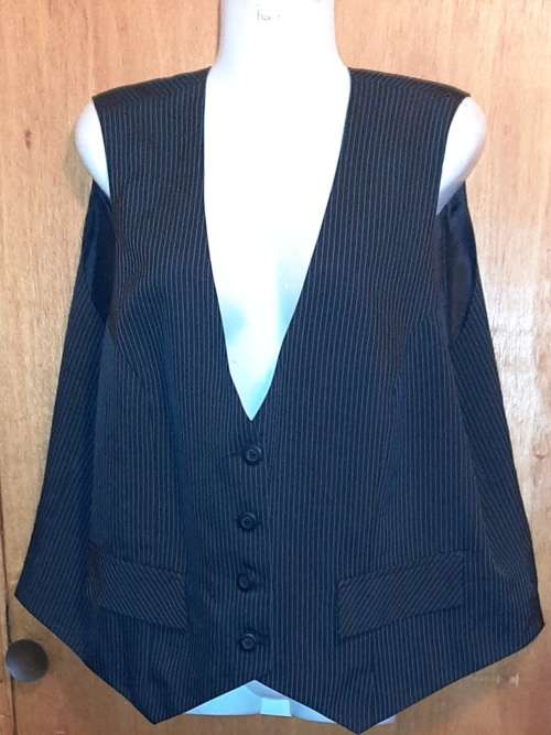 LADIES - BLACK AND WHITE WAISTCOAT - MAKE - PENNY C - SIZE - 20